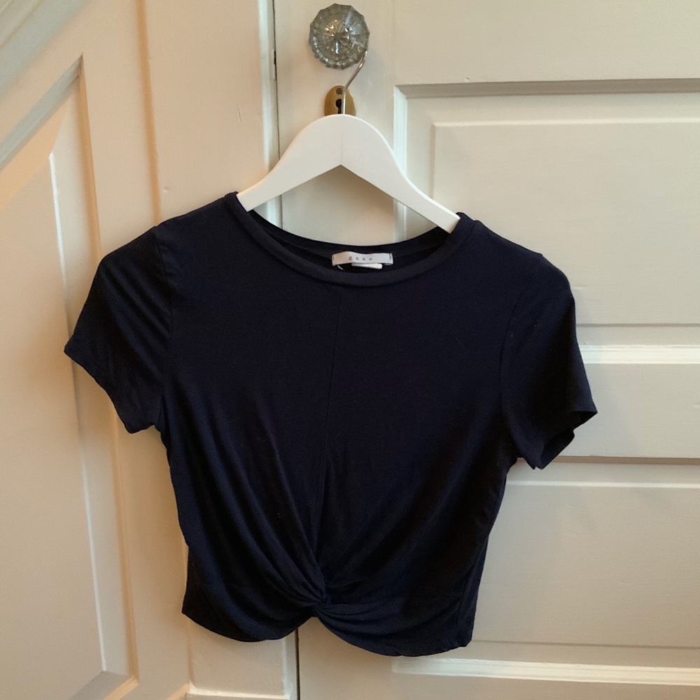 Crop top - Picture 1 of 2
